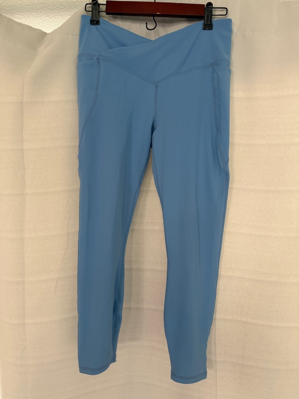 Fabletics Light Blue Cropped High-Rise V-Waist Leggings